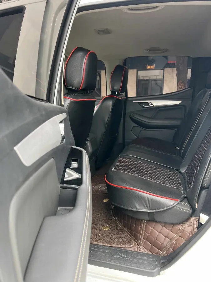 2019 Isuzu RE-MAX Jim 2.0T 204HP L4 5MT,autocango,china used car exporter,china ev exporter,chinese used car exporter,chinese used ev exporter