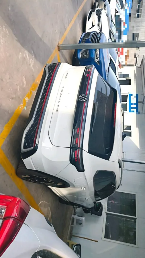 2024 Volkswagen Tiguan L 2.0T 186HP L4 7DCT,autocango,china used car exporter,china ev exporter,chinese used car exporter,chinese used ev exporter