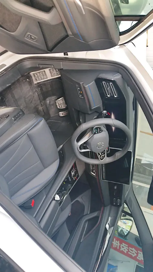 2024 Volkswagen Tiguan L 2.0T 186HP L4 7DCT,autocango,china used car exporter,china ev exporter,chinese used car exporter,chinese used ev exporter