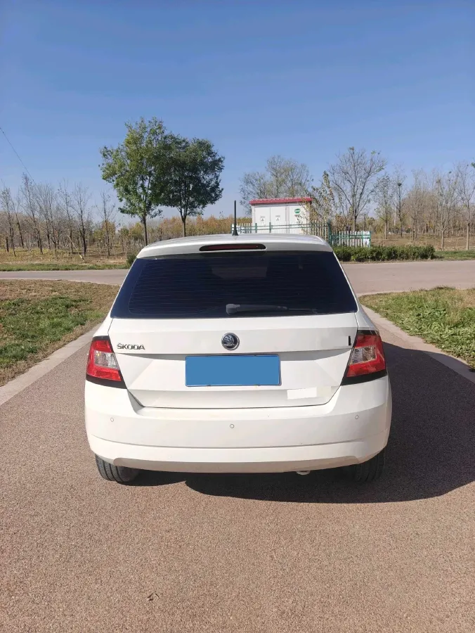 2017 Skoda Fabia 1.4L 90HP L4 6AT,autocango,china used car exporter,china ev exporter,chinese used car exporter,chinese used ev exporter