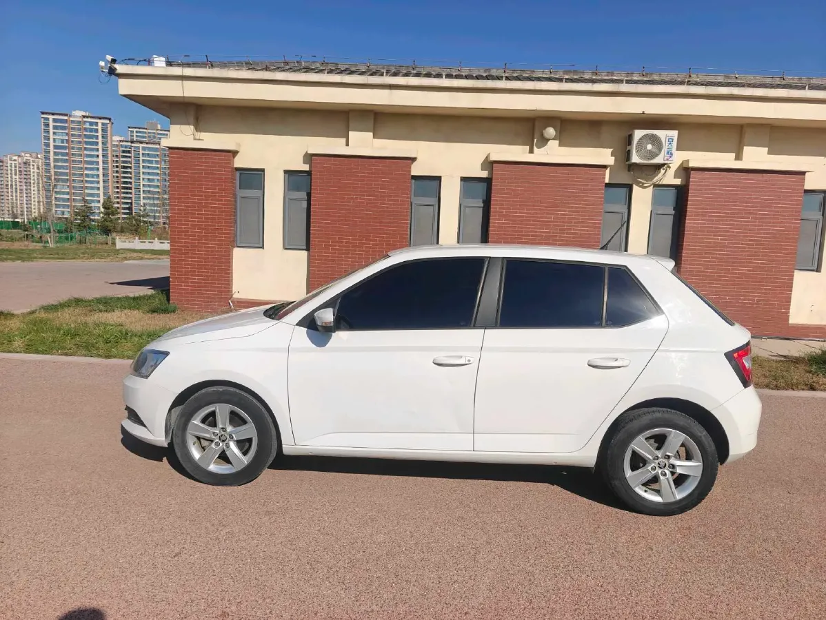 2017 Skoda Fabia 1.4L 90HP L4 6AT,autocango,china used car exporter,china ev exporter,chinese used car exporter,chinese used ev exporter