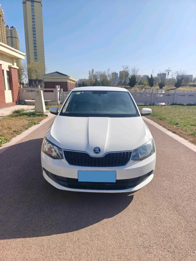 2017 Skoda Fabia 1.4L 90HP L4 6AT,autocango,china used car exporter,china ev exporter,chinese used car exporter,chinese used ev exporter