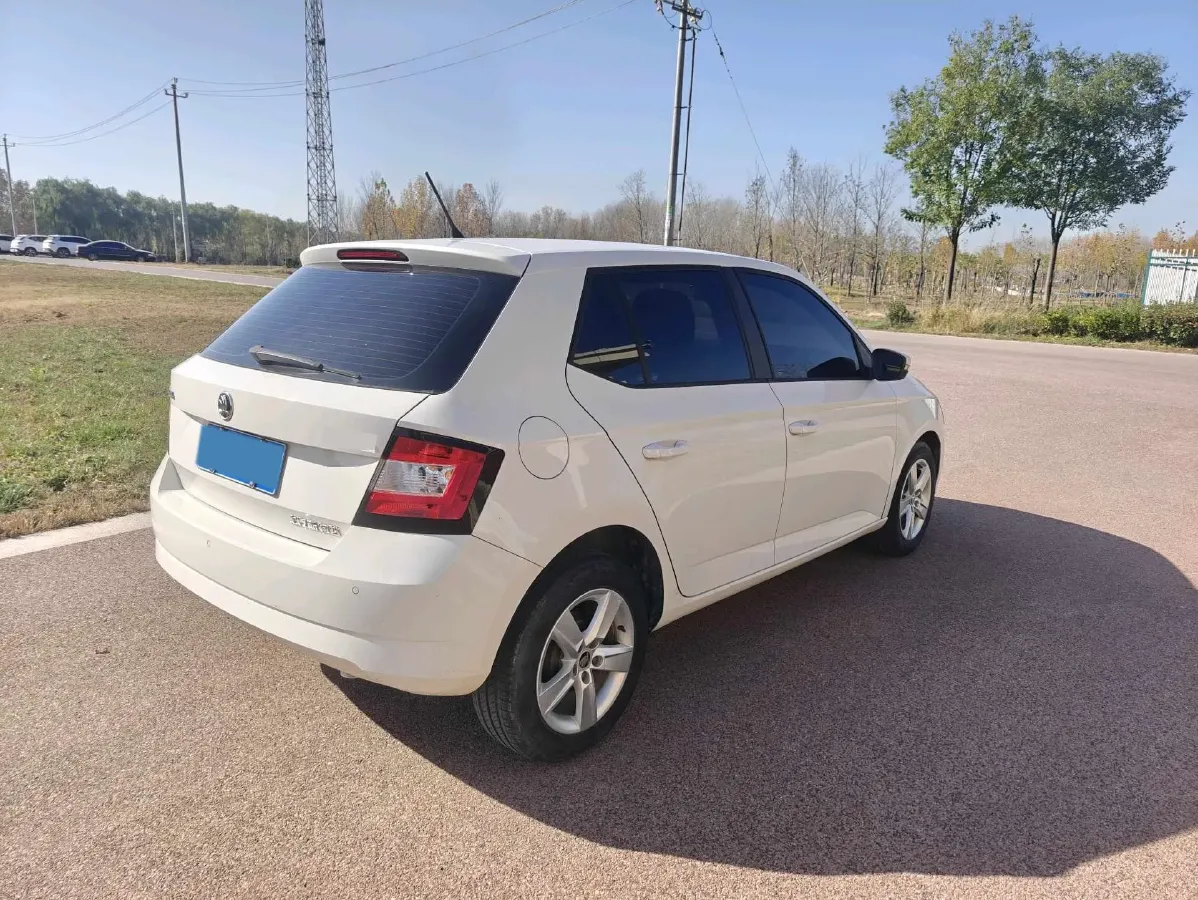 2017 Skoda Fabia 1.4L 90HP L4 6AT,autocango,china used car exporter,china ev exporter,chinese used car exporter,chinese used ev exporter