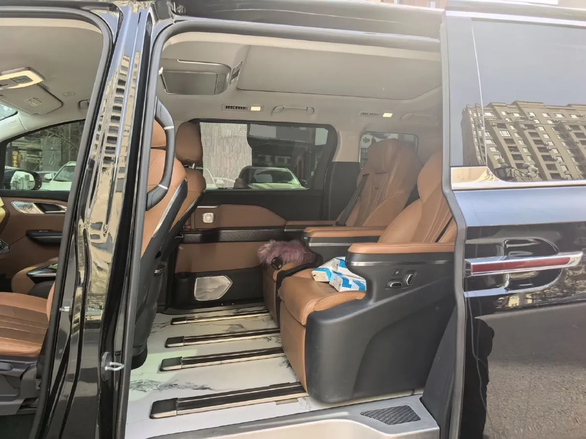 2023 HongQi HQ9 2.0T 252HP L4 8AT,autocango,china used car exporter,china ev exporter,chinese used car exporter,chinese used ev exporter