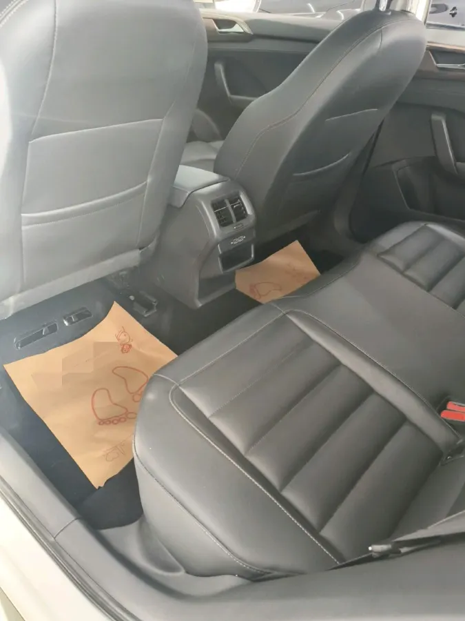 2019 MINI MINI 1.5T 102HP L3 7DCT,autocango,china used car exporter,china ev exporter,chinese used car exporter,chinese used ev exporter