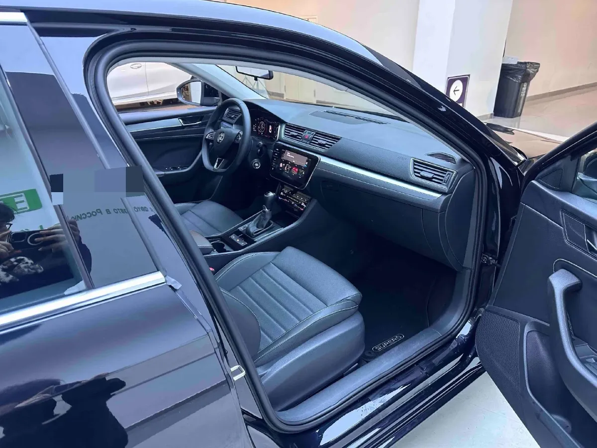 2023 Skoda Superb 1.4T 150HP L4 7DCT,autocango,china used car exporter,china ev exporter,chinese used car exporter,chinese used ev exporter
