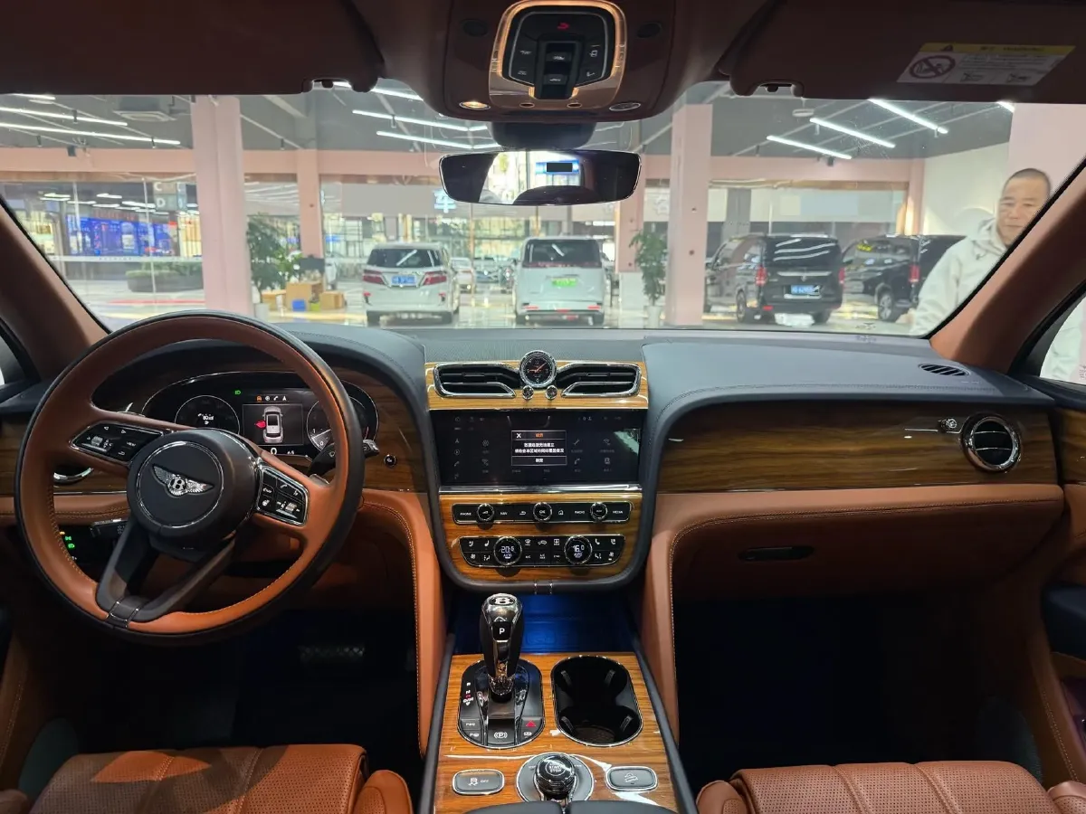 2021 Bentley Bentayga 4.0T 550HP V8 8AT,autocango,china used car exporter,china ev exporter,chinese used car exporter,chinese used ev exporter