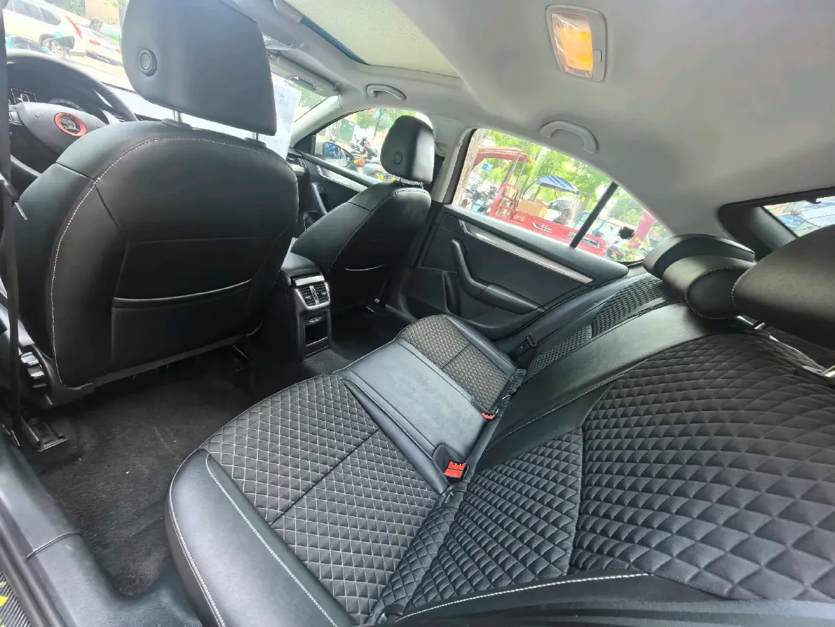 2019 Skoda Octavia 1.5L 116HP L4 6AT,autocango,china used car exporter,china ev exporter,chinese used car exporter,chinese used ev exporter