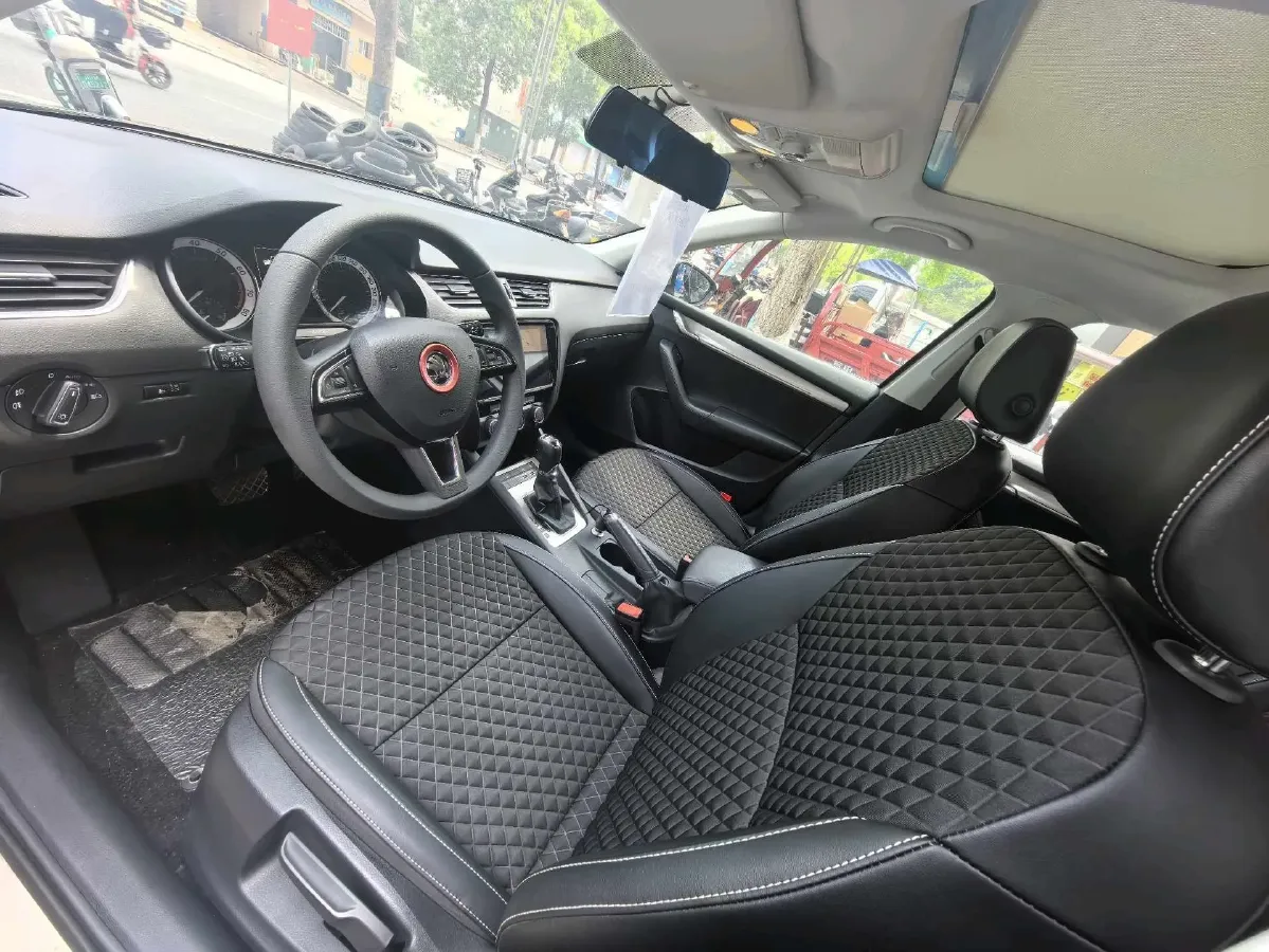 2019 Skoda Octavia 1.5L 116HP L4 6AT,autocango,china used car exporter,china ev exporter,chinese used car exporter,chinese used ev exporter
