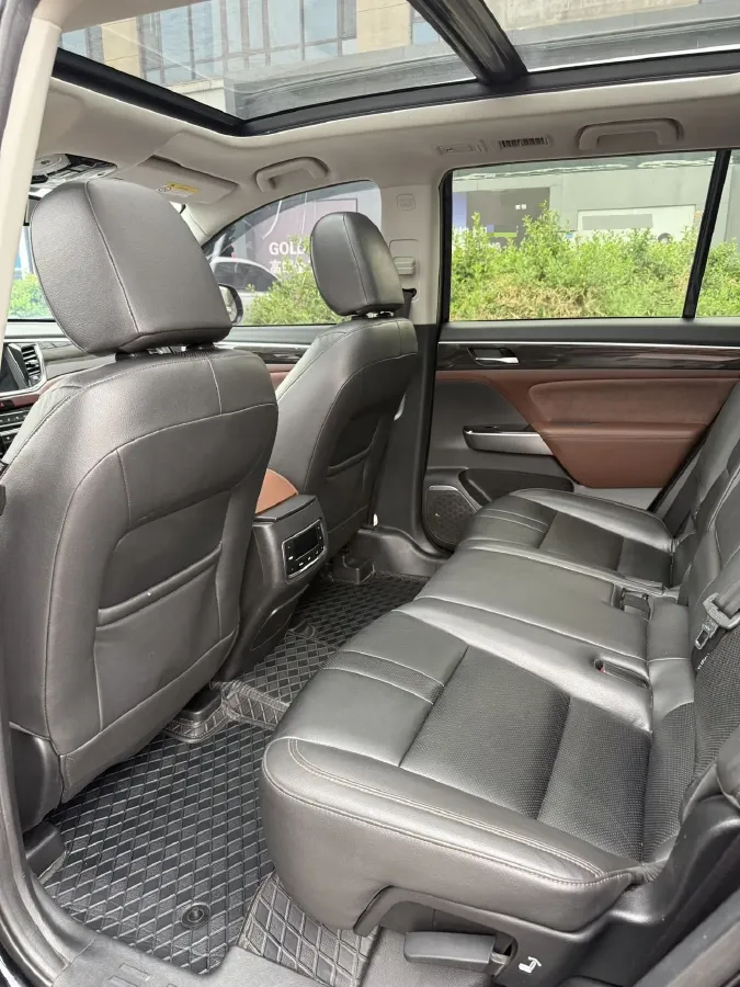 2017 GAC Trumpchi GS8 2.0T 201HP L4 6AT,autocango,china used car exporter,china ev exporter,chinese used car exporter,chinese used ev exporter