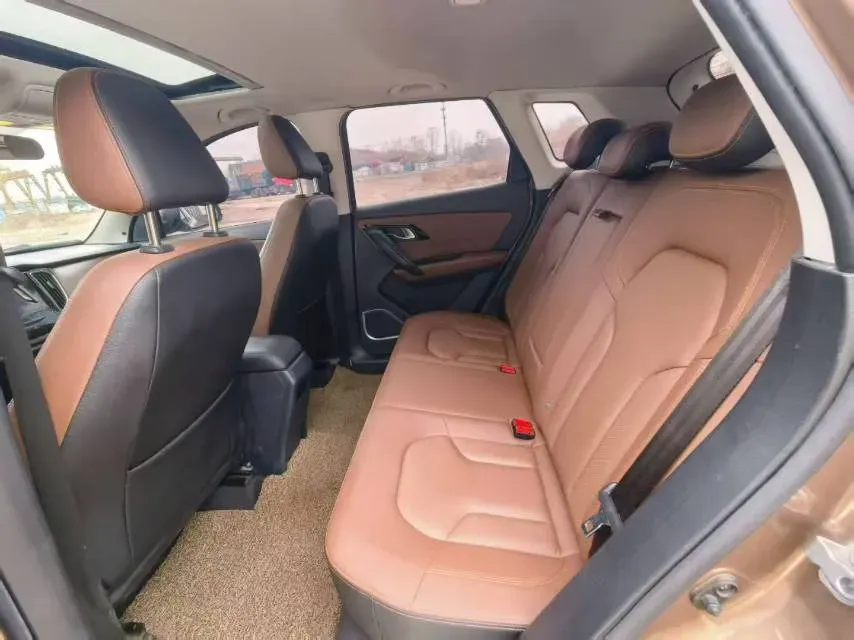 2017 FAW Senia R7 1.6L 116HP L4 5MT,autocango,china used car exporter,china ev exporter,chinese used car exporter,chinese used ev exporter