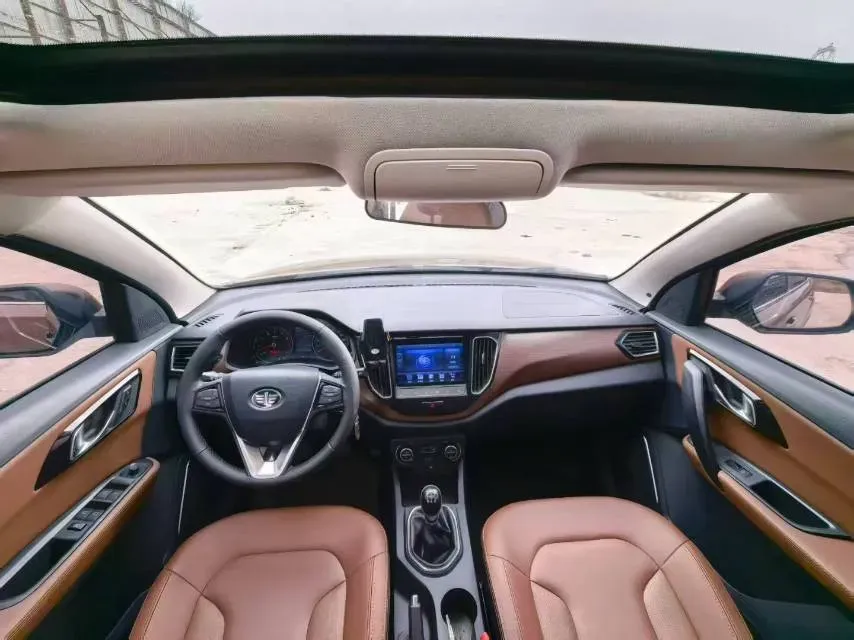 2017 FAW Senia R7 1.6L 116HP L4 5MT,autocango,china used car exporter,china ev exporter,chinese used car exporter,chinese used ev exporter