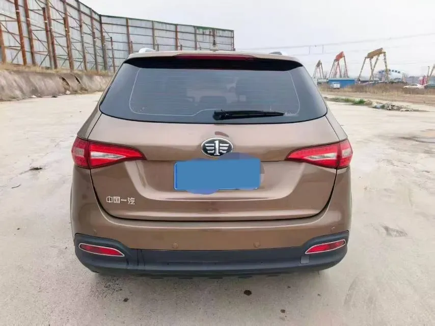 2017 FAW Senia R7 1.6L 116HP L4 5MT,autocango,china used car exporter,china ev exporter,chinese used car exporter,chinese used ev exporter