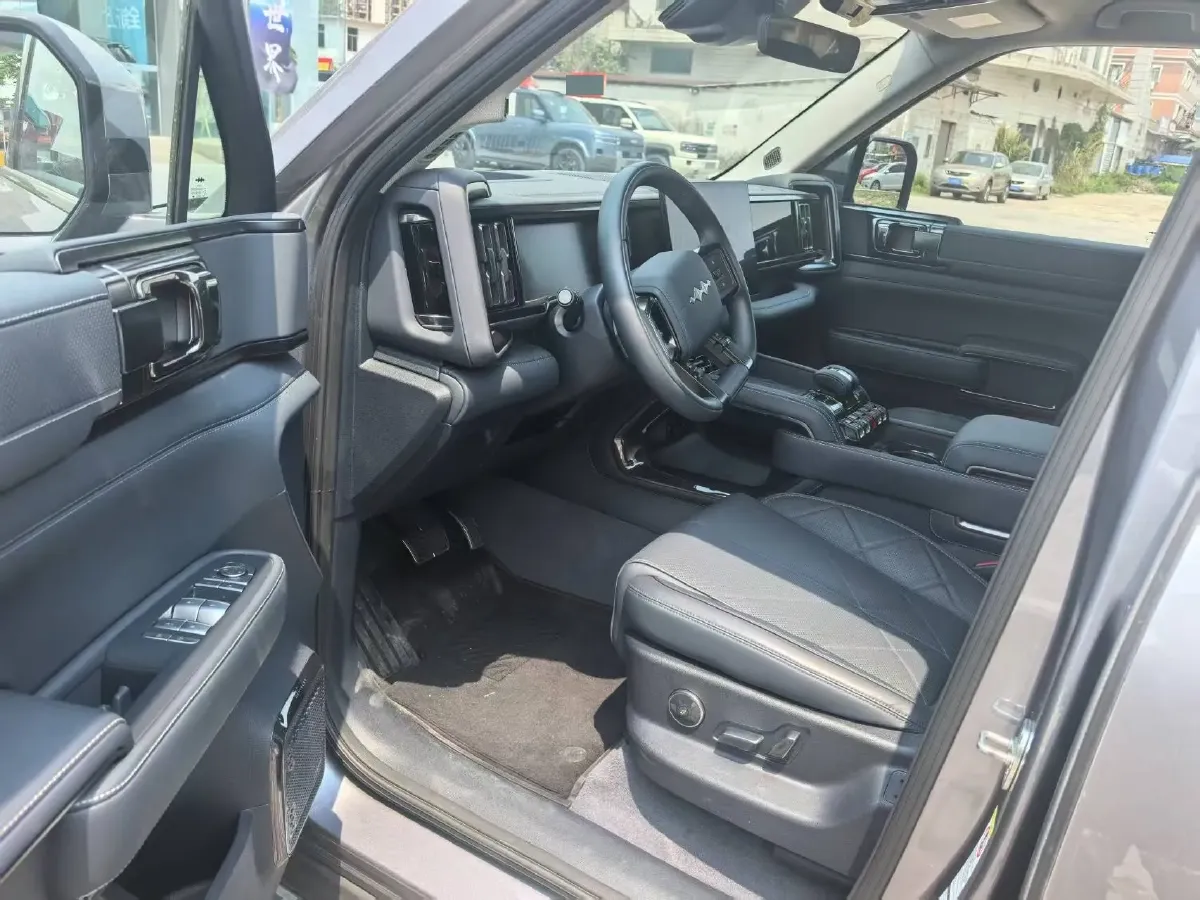 2025 FangChengBao Bao 5 1.5T 194HP L4 E-CVT PHEV 31.8KWH,autocango,china used car exporter,china ev exporter,chinese used car exporter,chinese used ev exporter