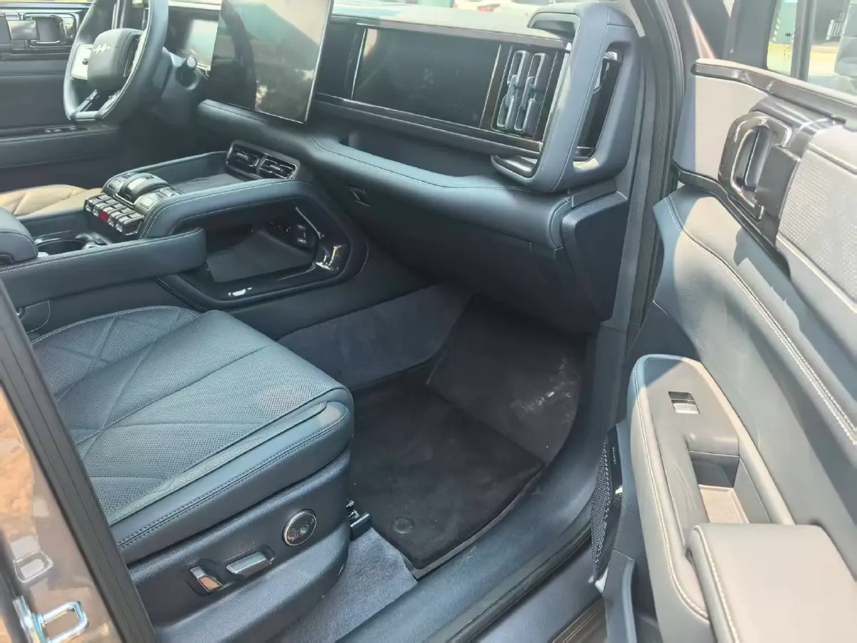 2025 FangChengBao Bao 5 1.5T 194HP L4 E-CVT PHEV 31.8KWH,autocango,china used car exporter,china ev exporter,chinese used car exporter,chinese used ev exporter