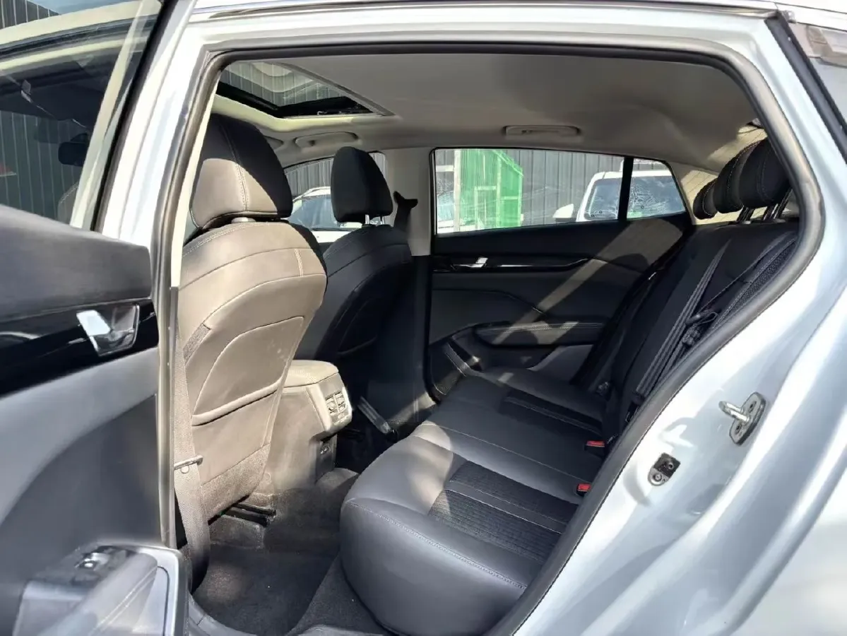 2020 DongFeng Aeolus YiXuan 1.5T 150HP L4 6DCT,autocango,china used car exporter,china ev exporter,chinese used car exporter,chinese used ev exporter