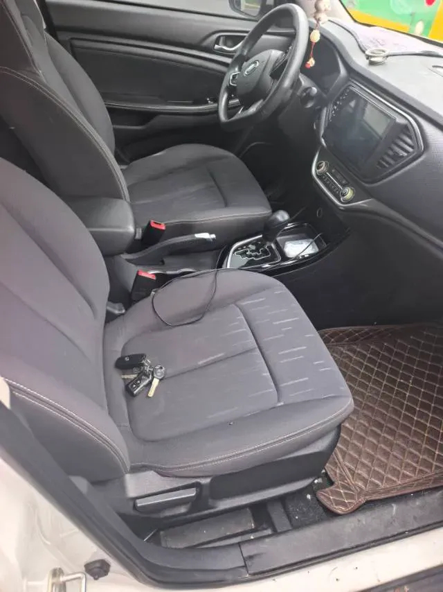 2017 Landwind X2 1.6L 125HP L4 4AT,autocango,china used car exporter,china ev exporter,chinese used car exporter,chinese used ev exporter