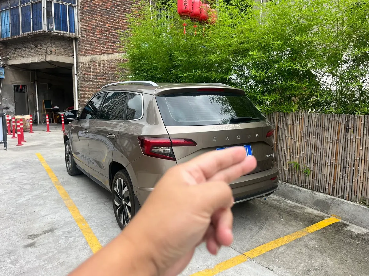 2022 Skoda Karoq 1.4T 150HP L4 7DCT,autocango,china used car exporter,china ev exporter,chinese used car exporter,chinese used ev exporter