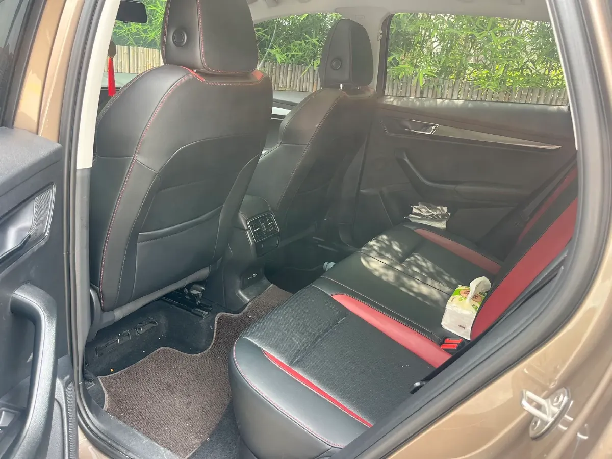 2022 Skoda Karoq 1.4T 150HP L4 7DCT,autocango,china used car exporter,china ev exporter,chinese used car exporter,chinese used ev exporter