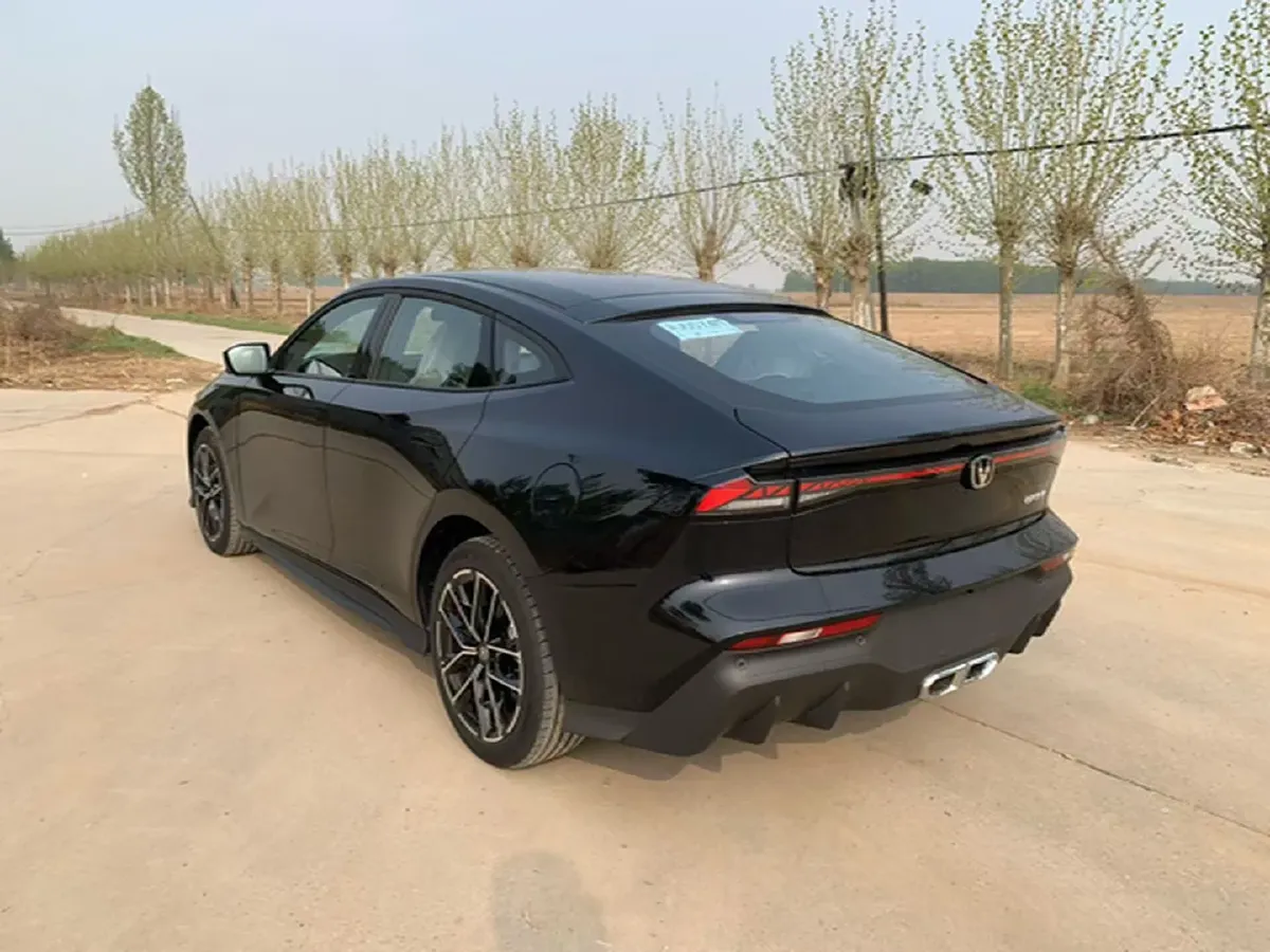 2024 ChangAn UNI-V iDD 1.5L 110HP L4 E-CVT PHEV 18.99KWH,autocango,china used car exporter,china ev exporter,chinese used car exporter,chinese used ev exporter