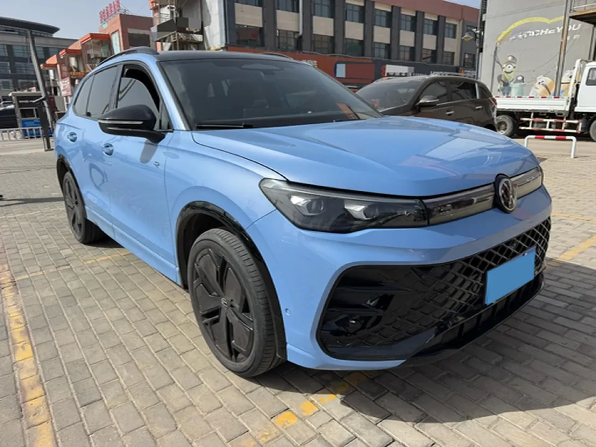 2024 Volkswagen Tiguan L 2.0T 220HP L4 7DCT,autocango,china used car exporter,china ev exporter,chinese used car exporter,chinese used ev exporter