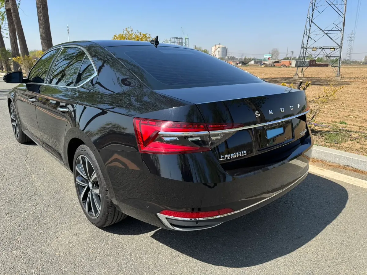 2023 Skoda Superb 1.4T 150HP L4 7DCT,autocango,china used car exporter,china ev exporter,chinese used car exporter,chinese used ev exporter