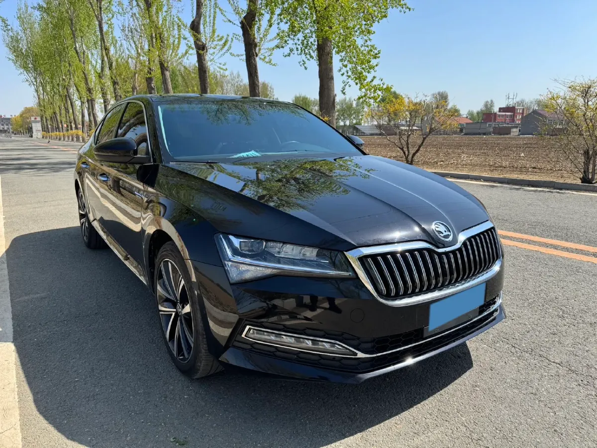 2023 Skoda Superb 1.4T 150HP L4 7DCT,autocango,china used car exporter,china ev exporter,chinese used car exporter,chinese used ev exporter