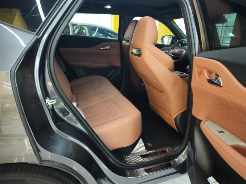 2024 ChangAn UNI-Z 1.5L 98HP L4 E-CVT PHEV 18.4KWH,autocango,china used car exporter,china ev exporter,chinese used car exporter,chinese used ev exporter