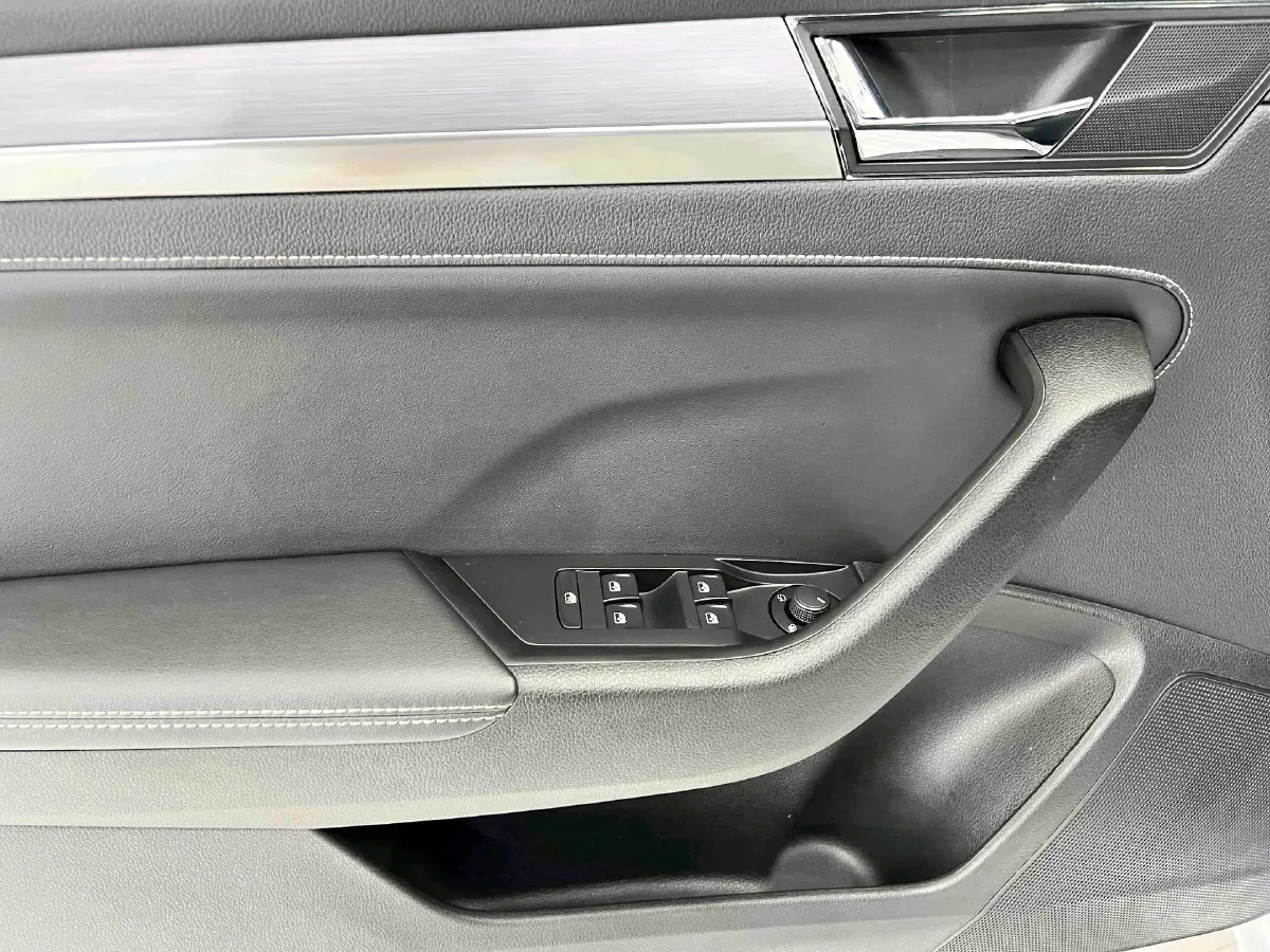 2023 Skoda Superb 1.4T 150HP L4 7DCT,autocango,china used car exporter,china ev exporter,chinese used car exporter,chinese used ev exporter