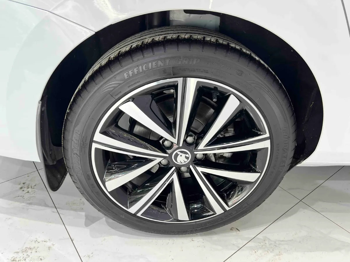 2023 Skoda Superb 1.4T 150HP L4 7DCT,autocango,china used car exporter,china ev exporter,chinese used car exporter,chinese used ev exporter