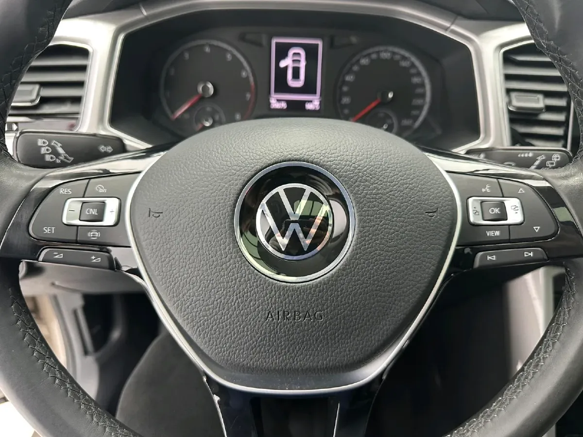 2022 Volkswagen T-Roc 1.4T 150HP L4 7DCT,autocango,china used car exporter,china ev exporter,chinese used car exporter,chinese used ev exporter