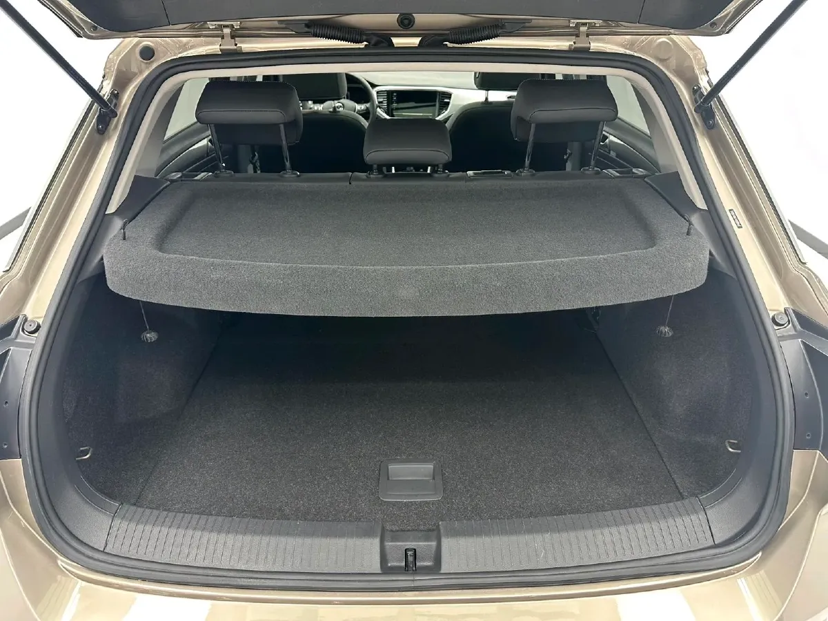 2022 Volkswagen T-Roc 1.4T 150HP L4 7DCT,autocango,china used car exporter,china ev exporter,chinese used car exporter,chinese used ev exporter