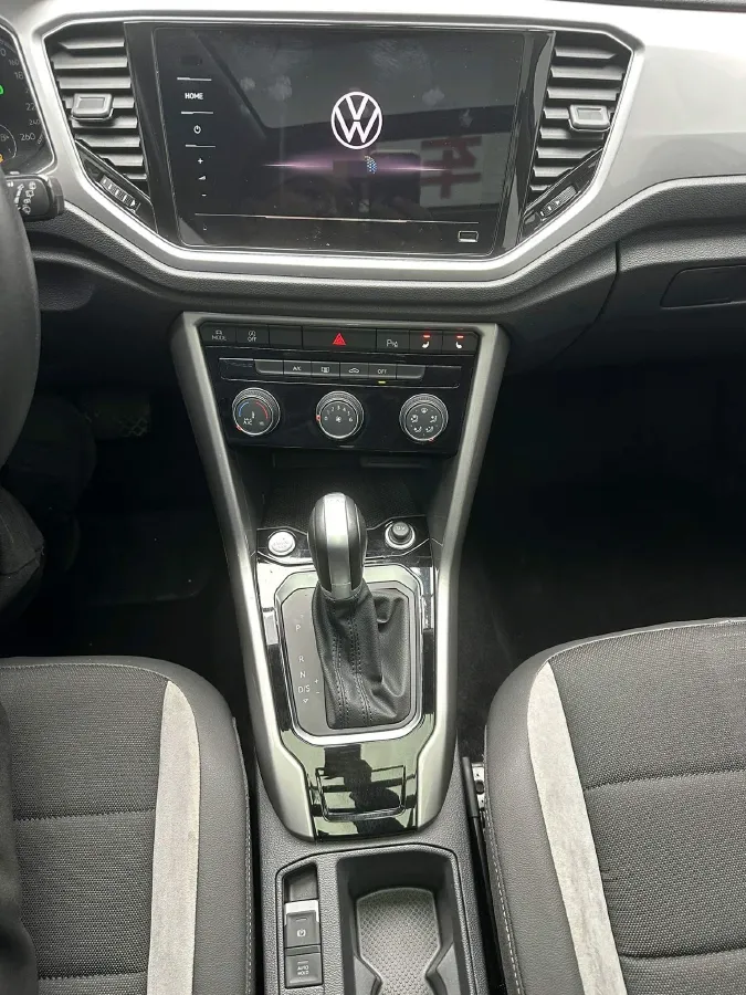 2022 Volkswagen T-Roc 1.4T 150HP L4 7DCT,autocango,china used car exporter,china ev exporter,chinese used car exporter,chinese used ev exporter