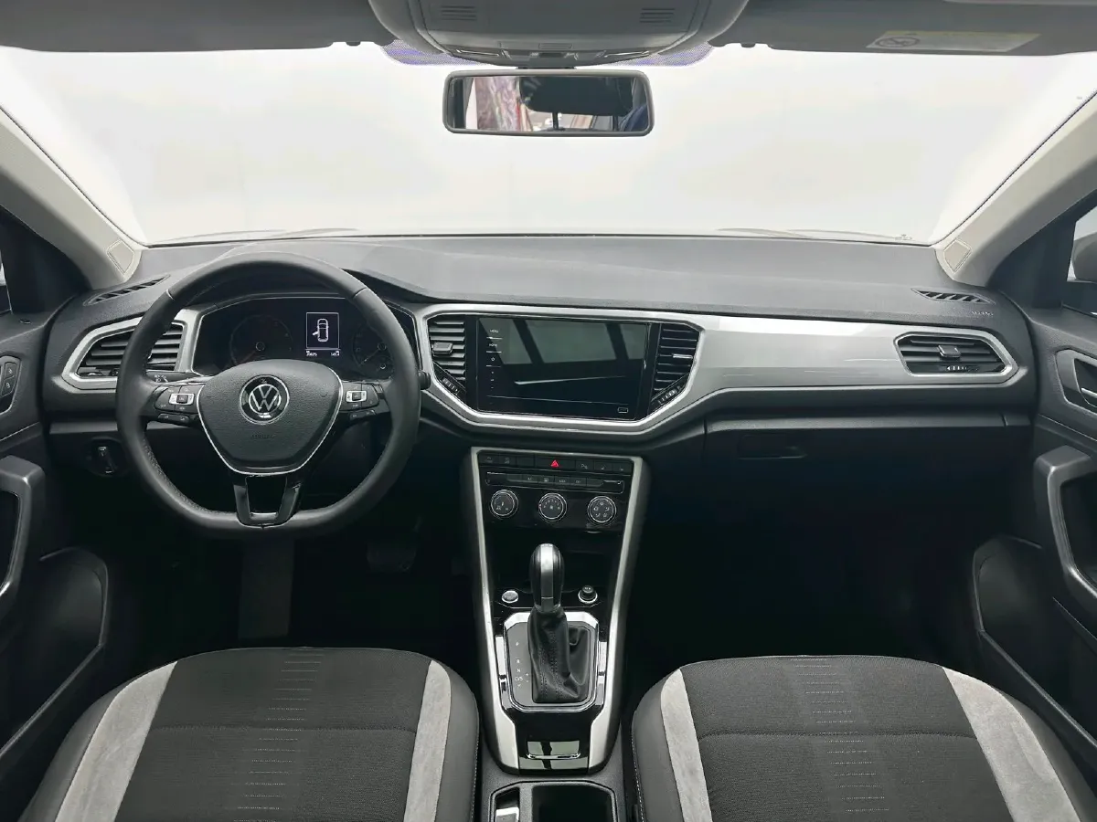 2022 Volkswagen T-Roc 1.4T 150HP L4 7DCT,autocango,china used car exporter,china ev exporter,chinese used car exporter,chinese used ev exporter