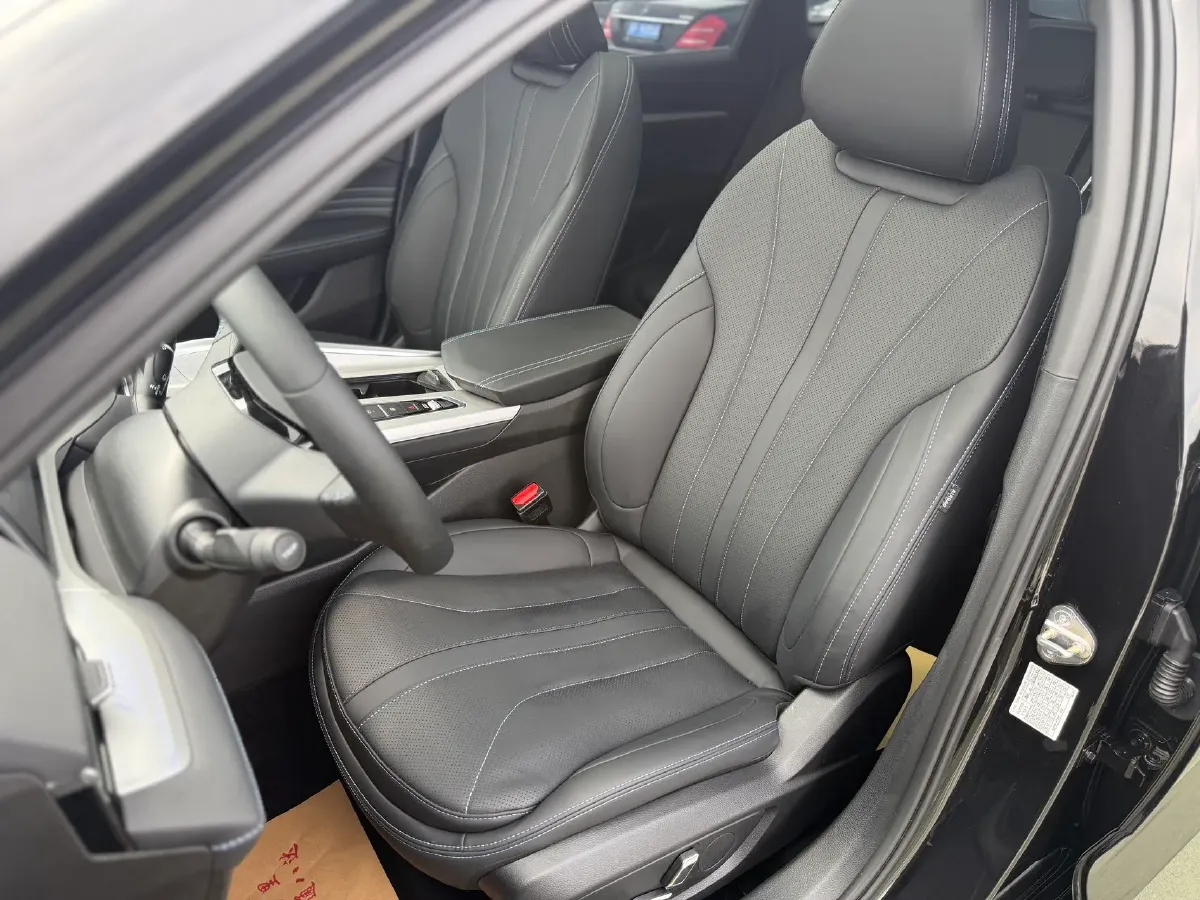 2025 Geely Preface 1.5T 181HP L4 7DCT,autocango,china used car exporter,china ev exporter,chinese used car exporter,chinese used ev exporter