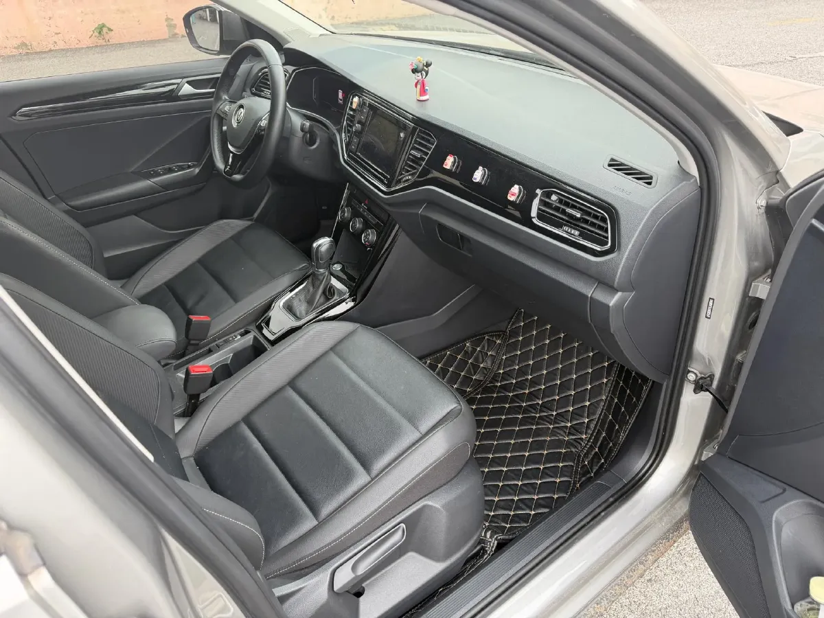 2020 Volkswagen T-Roc 1.4T 150HP L4 7DCT,autocango,china used car exporter,china ev exporter,chinese used car exporter,chinese used ev exporter