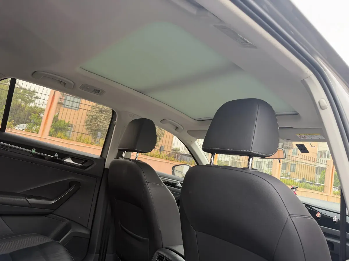 2020 Volkswagen T-Roc 1.4T 150HP L4 7DCT,autocango,china used car exporter,china ev exporter,chinese used car exporter,chinese used ev exporter