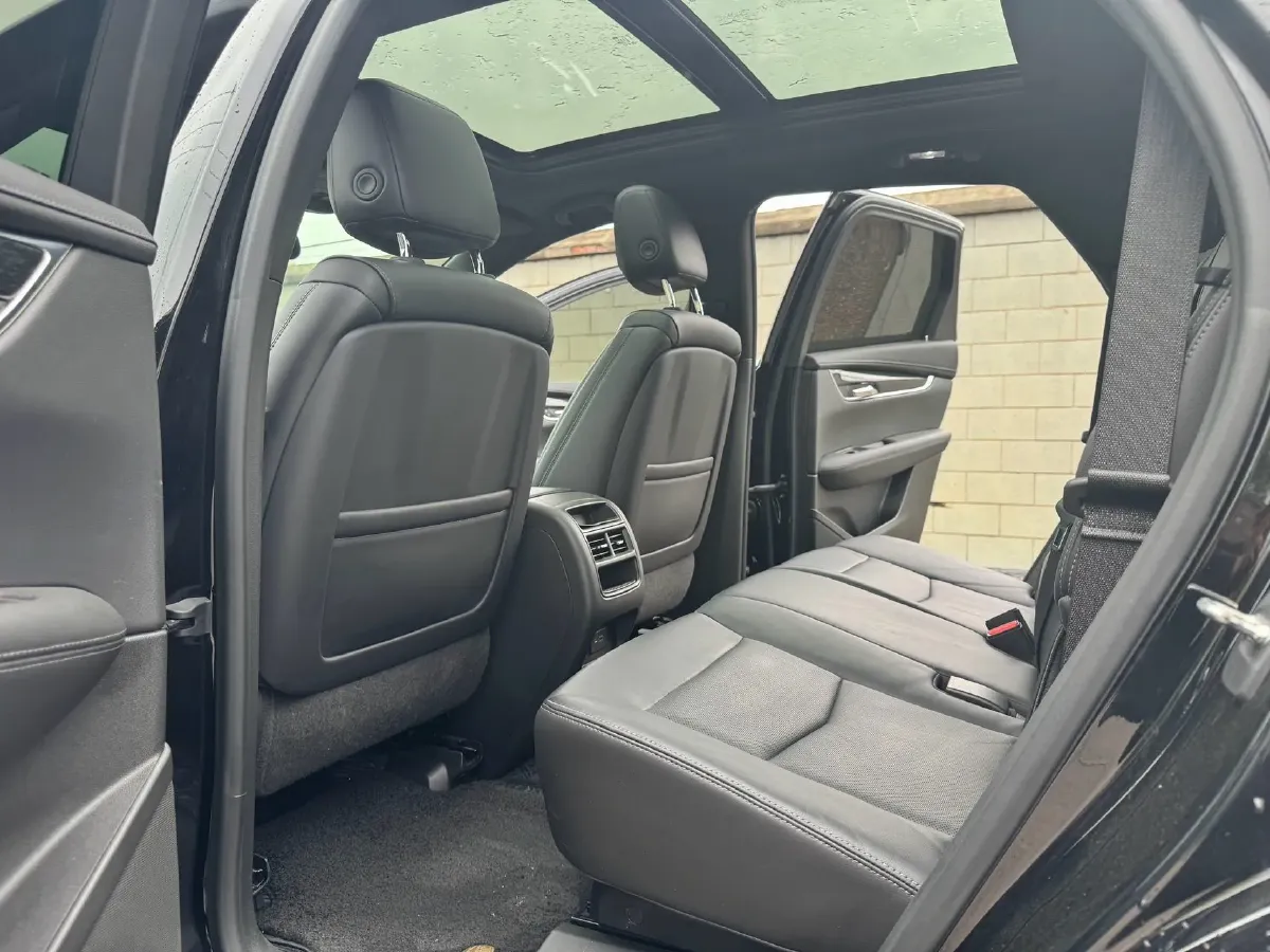 2020 Cadillac XT5 2.0T 241HP L4 9AT,autocango,china used car exporter,china ev exporter,chinese used car exporter,chinese used ev exporter