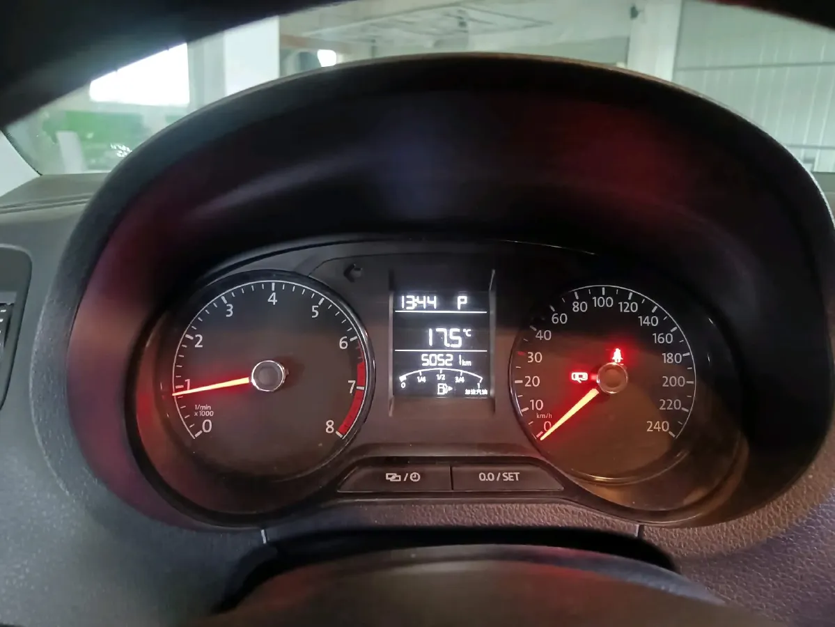 2016 Volkswagen Polo 1.4L 90HP L4 6AT,autocango,china used car exporter,china ev exporter,chinese used car exporter,chinese used ev exporter