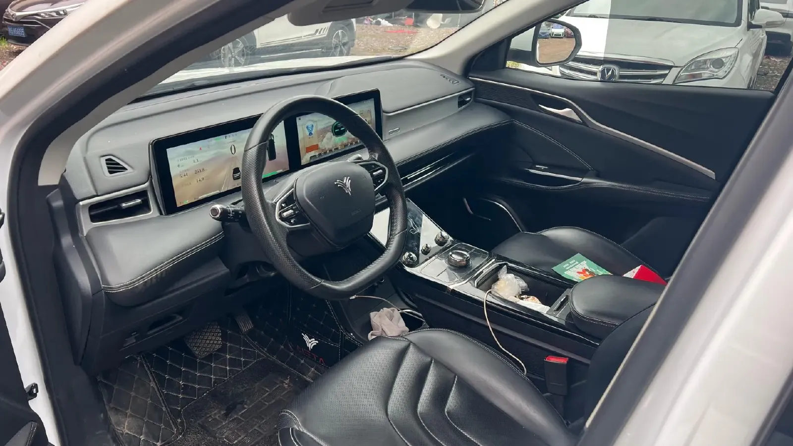 2022 Venucia Grand V 1.5T 190HP L4 7DCT,autocango,china used car exporter,china ev exporter,chinese used car exporter,chinese used ev exporter