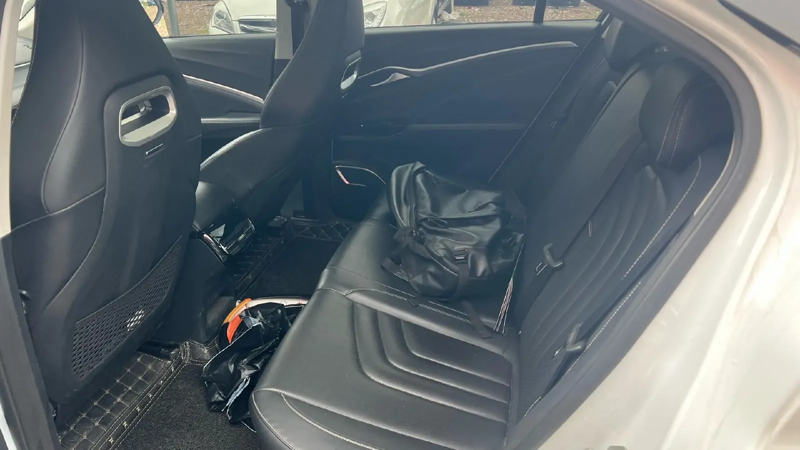 2022 Venucia Grand V 1.5T 190HP L4 7DCT,autocango,china used car exporter,china ev exporter,chinese used car exporter,chinese used ev exporter