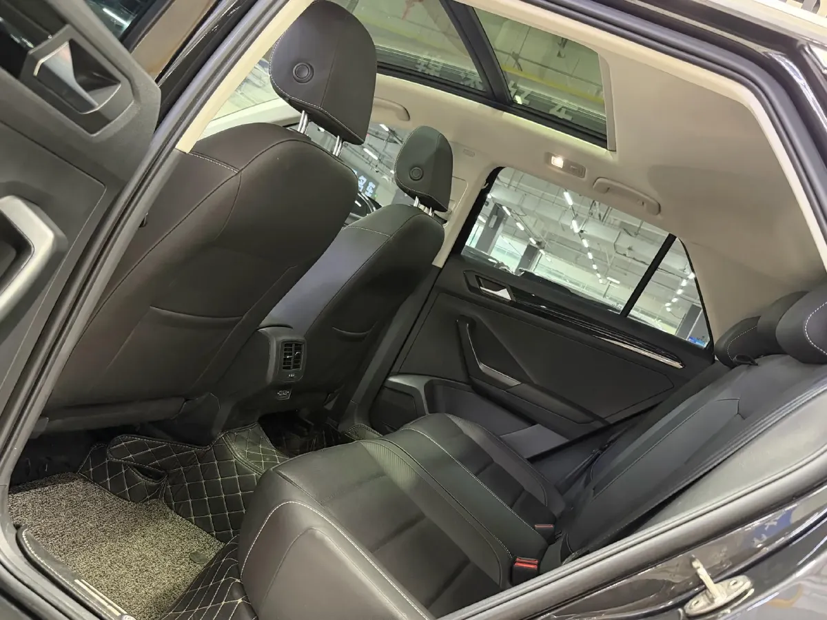 2021 Volkswagen T-Roc 1.4T 150HP L4 7DCT,autocango,china used car exporter,china ev exporter,chinese used car exporter,chinese used ev exporter