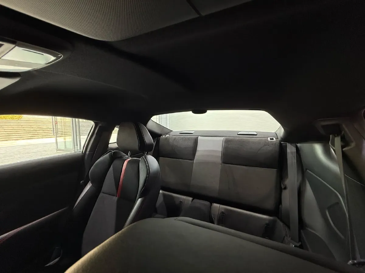 2022 Subaru BRZ 2.4L 234HP H4 6MT,autocango,china used car exporter,china ev exporter,chinese used car exporter,chinese used ev exporter