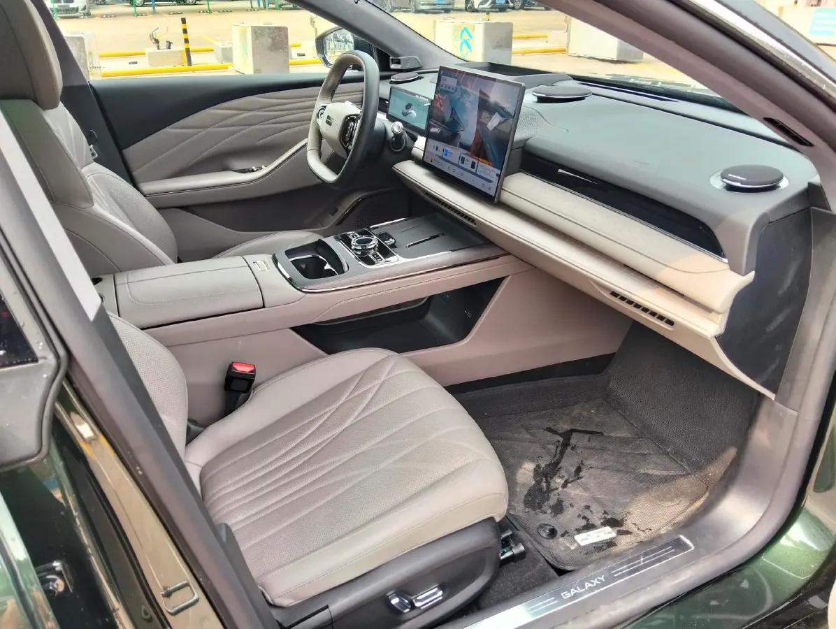 2025 Geely Galaxy Starshine 8 1.5T 163HP L4 3DHT PHEV 27.69KWH,autocango,china used car exporter,china ev exporter,chinese used car exporter,chinese used ev exporter