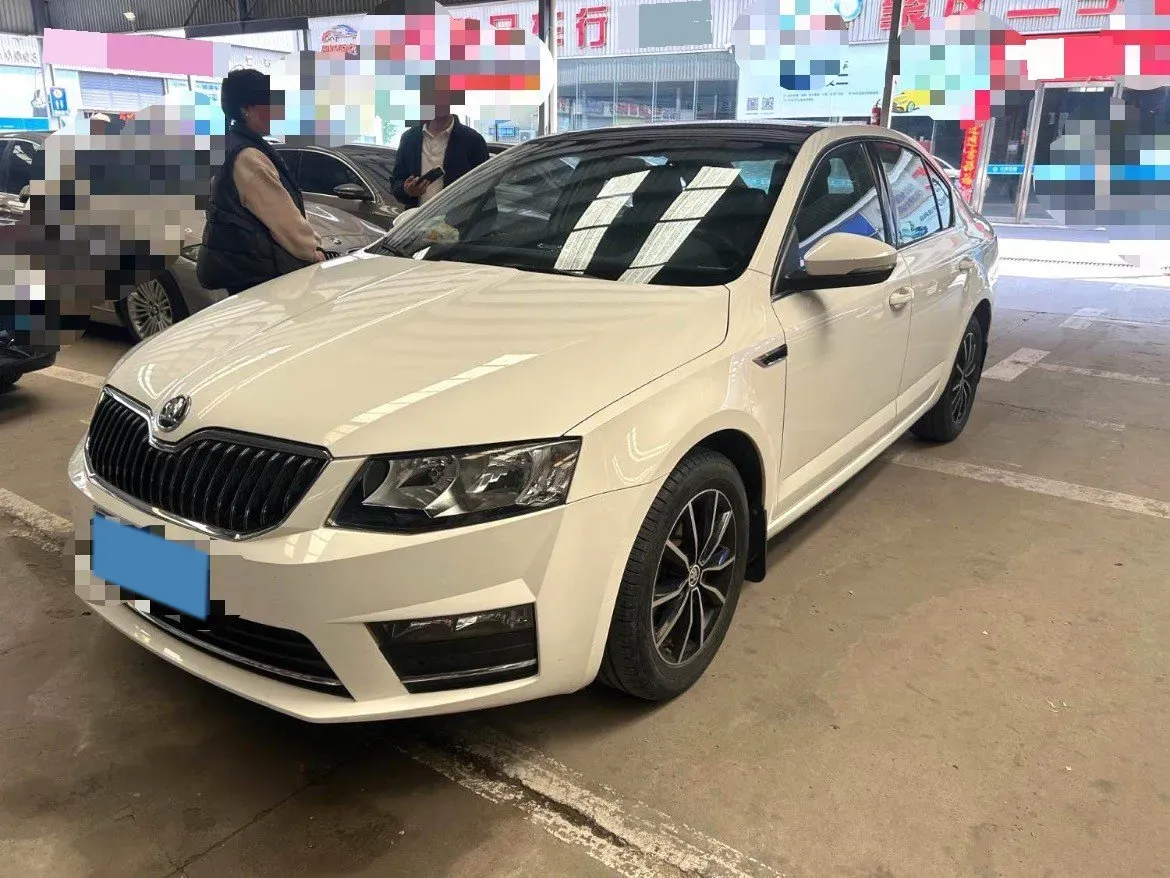 2017 Skoda Octavia 1.6L 110HP L4 5MT,autocango,china used car exporter,china ev exporter,chinese used car exporter,chinese used ev exporter