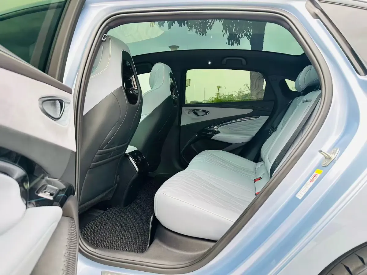 2022 AITO AITO M5 Range Extended 125HP REEV 40KWH,autocango,china used car exporter,china ev exporter,chinese used car exporter,chinese used ev exporter