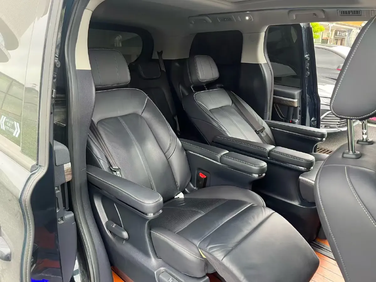 2021 GAC Trumpchi M8 2.0T 252HP L4 8AT,autocango,china used car exporter,china ev exporter,chinese used car exporter,chinese used ev exporter