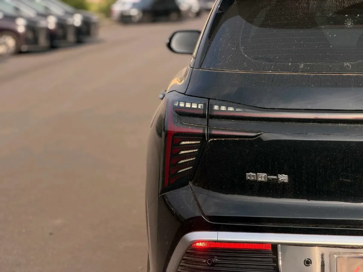 2024 HongQi HS3 1.5T 169HP L4 1DHT PHEV 18.4KWH,autocango,china used car exporter,china ev exporter,chinese used car exporter,chinese used ev exporter