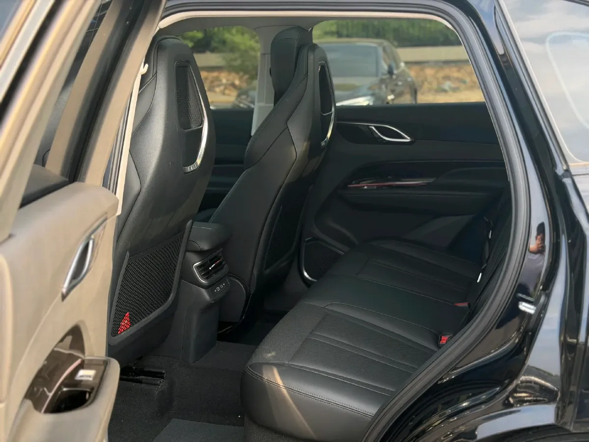 2024 HongQi HS3 1.5T 169HP L4 1DHT PHEV 18.4KWH,autocango,china used car exporter,china ev exporter,chinese used car exporter,chinese used ev exporter