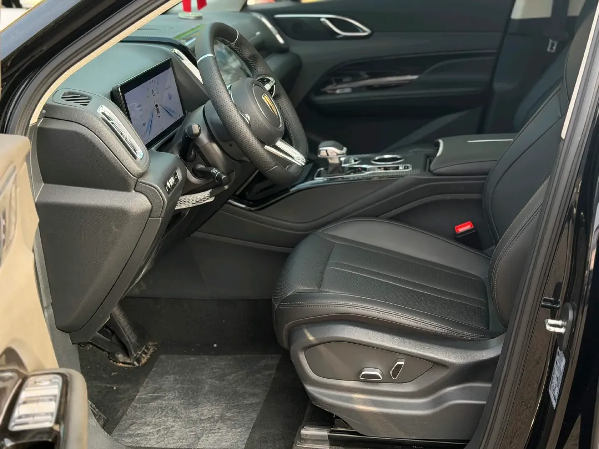 2024 HongQi HS3 1.5T 169HP L4 1DHT PHEV 18.4KWH,autocango,china used car exporter,china ev exporter,chinese used car exporter,chinese used ev exporter